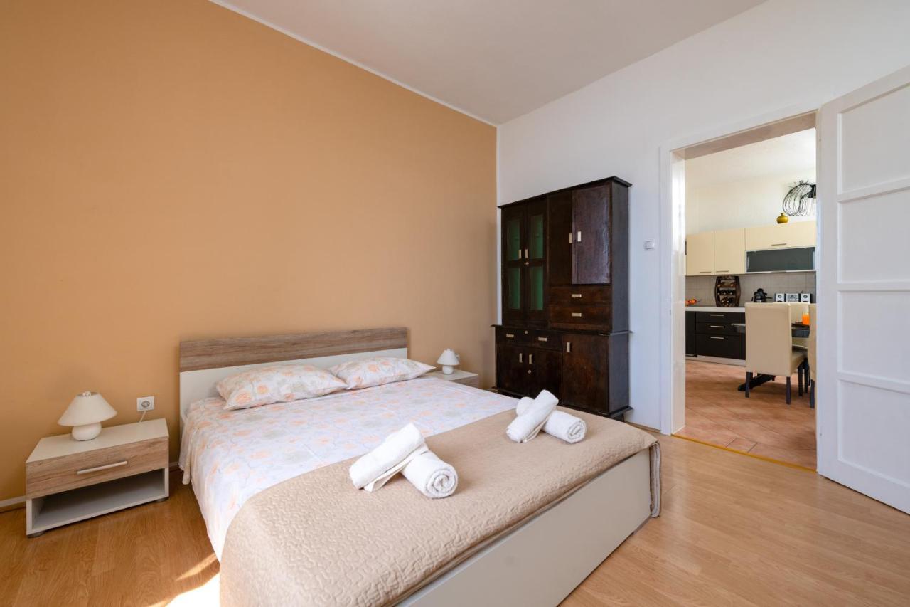 Apartment Dobric Koromačno エクステリア 写真