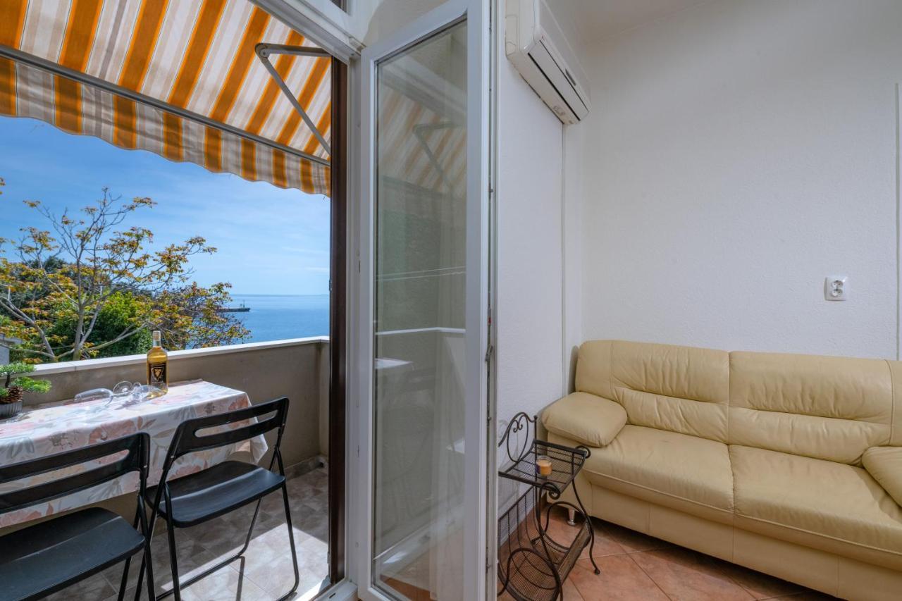 Apartment Dobric Koromačno エクステリア 写真