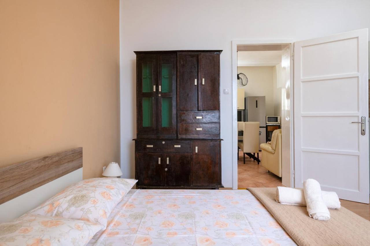 Apartment Dobric Koromačno エクステリア 写真