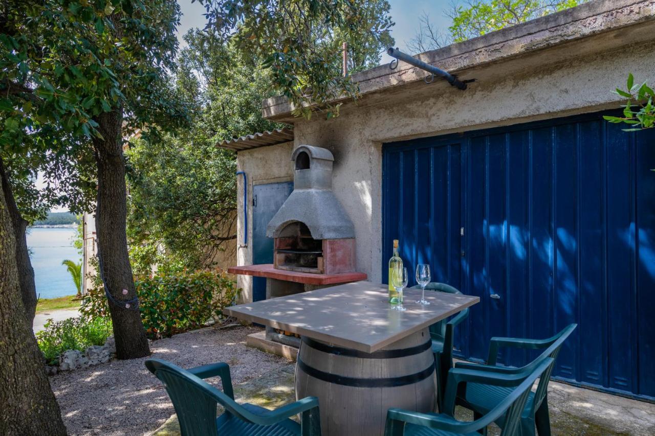 Apartment Dobric Koromačno エクステリア 写真